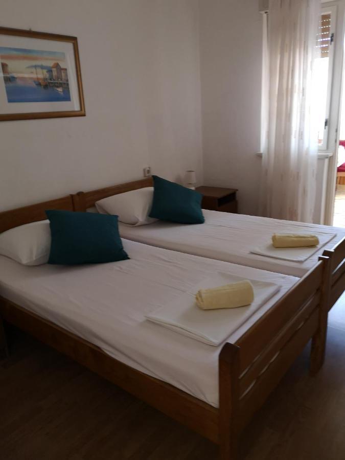 Bellavista Bed And Breakfast Pag Town Bagian luar foto
