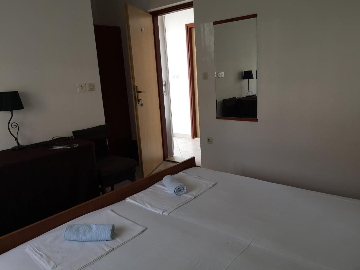 Bellavista Bed And Breakfast Pag Town Bagian luar foto